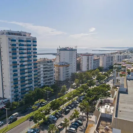 Stylish Algarve Apartment With Spacious Terrace & Sea Views Quarteira Exterior photo