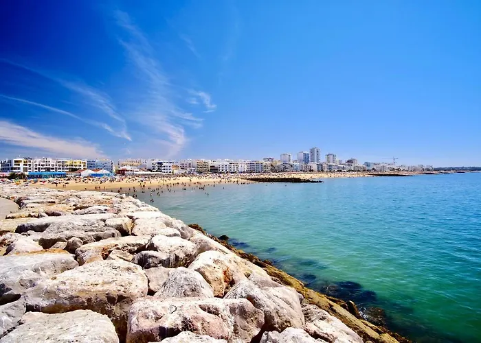 Stylish Algarve Apartment With Spacious Terrace & Sea Views