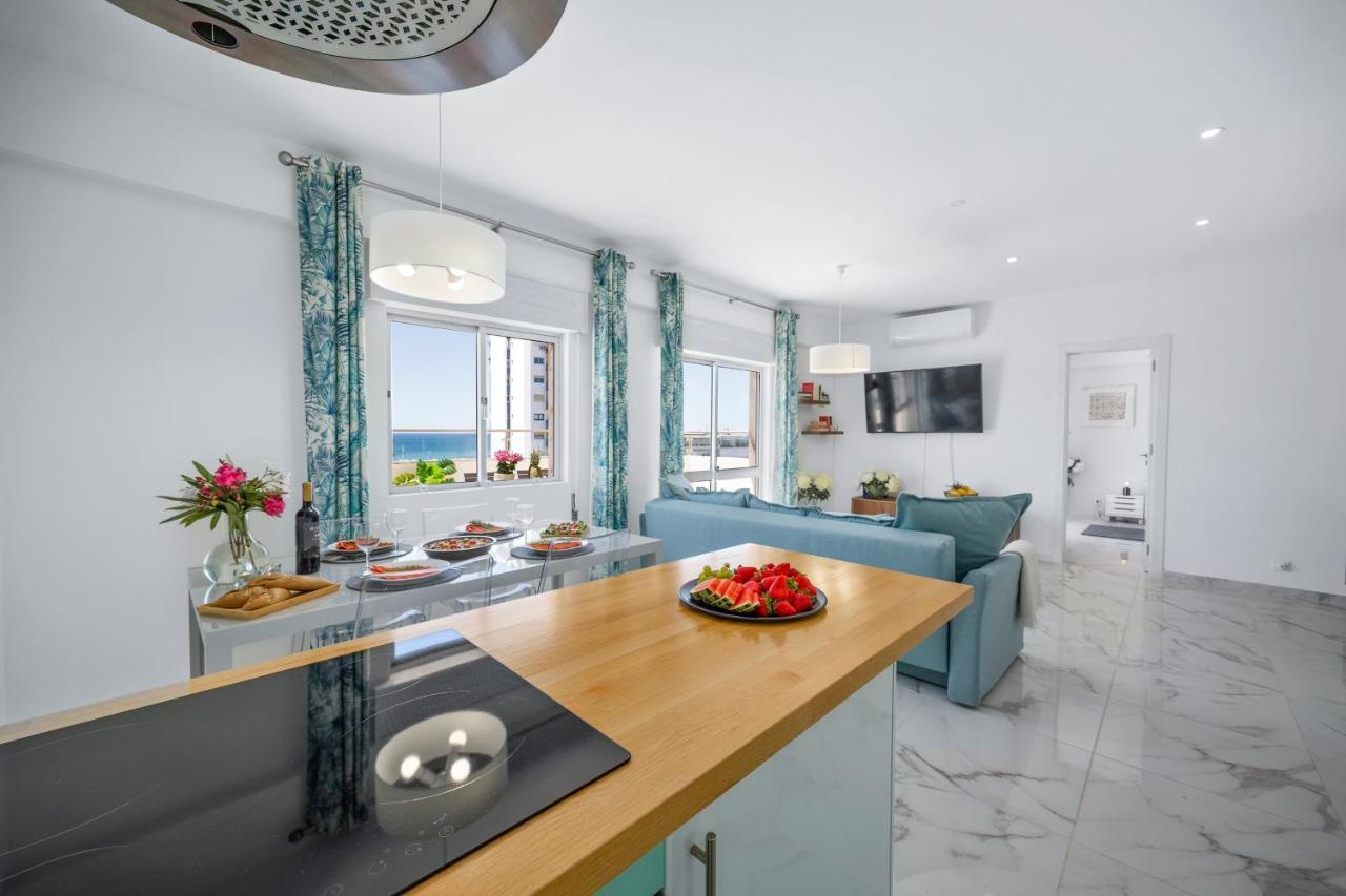 Stylish Algarve With Spacious Terrace & Sea Views Apartment Quarteira