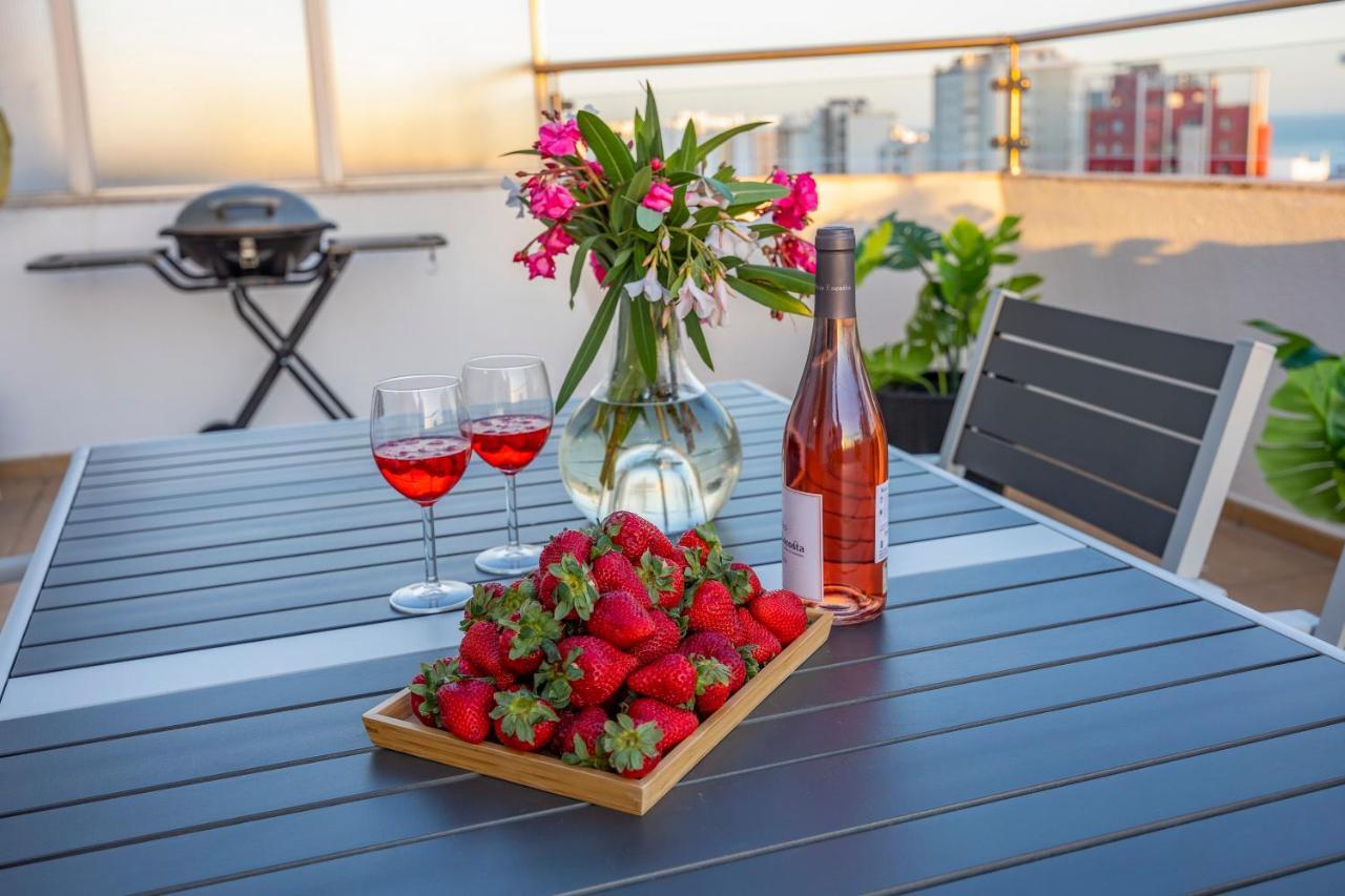 Apartment Stylish Algarve With Spacious Terrace & Sea Views Quarteira