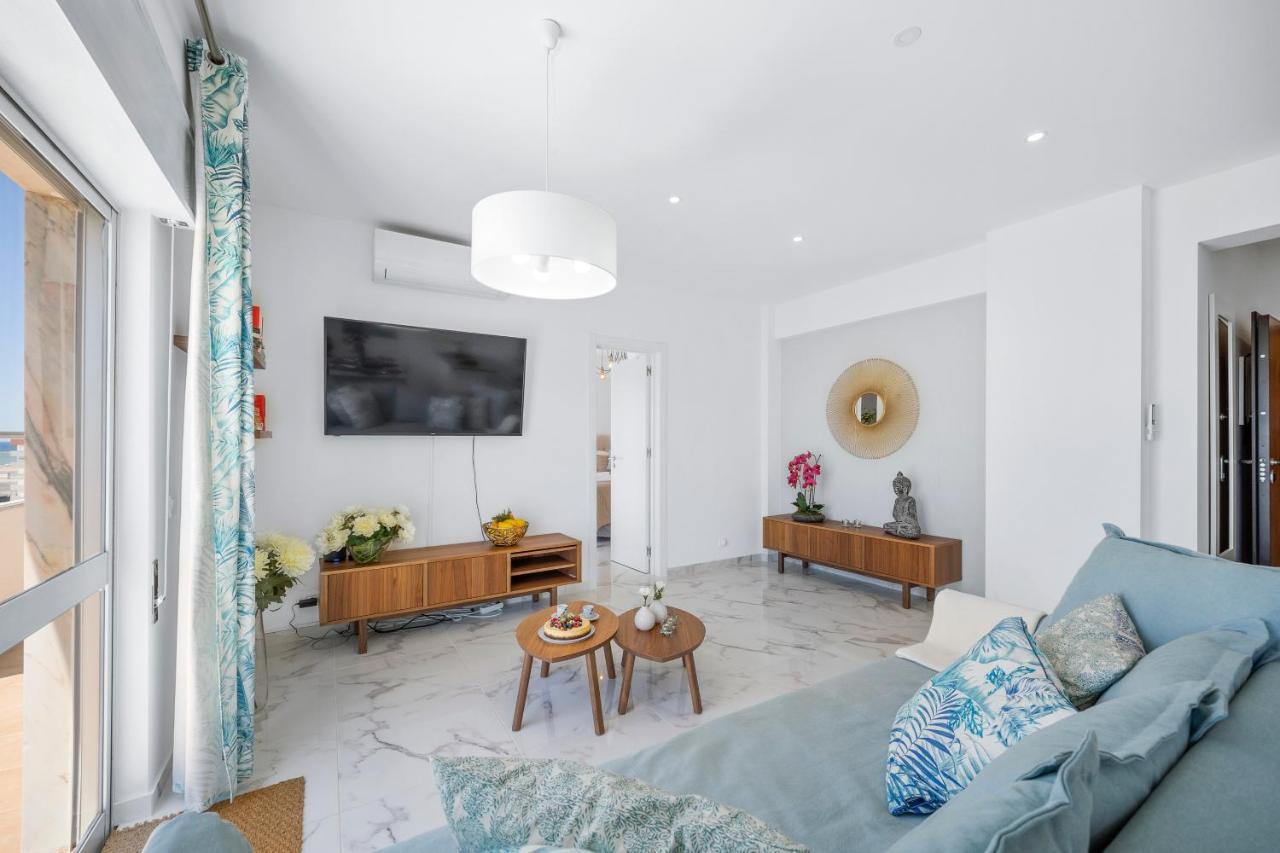 Stylish Algarve With Spacious Terrace & Sea Views Apartment *