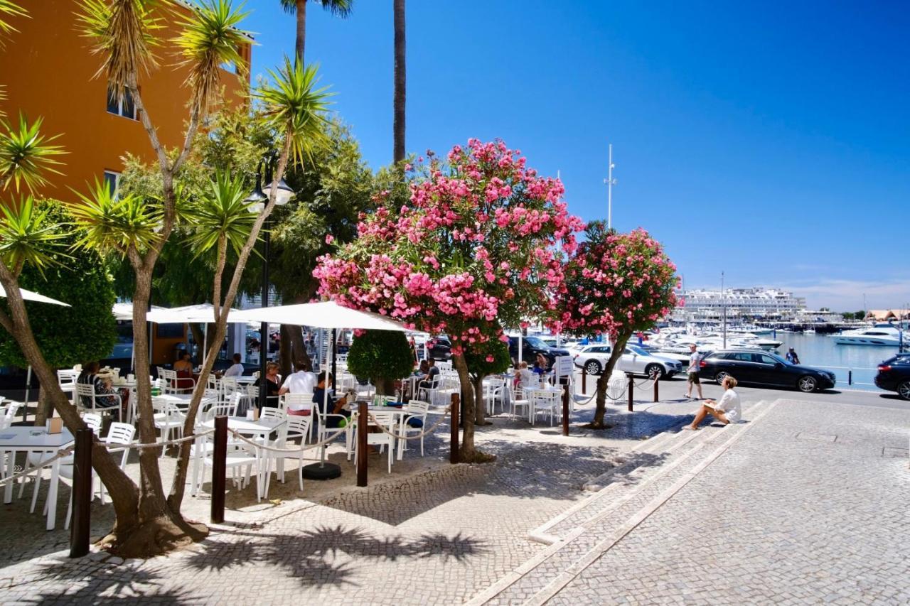 Stylish Algarve With Spacious Terrace & Sea Views Apartment Quarteira