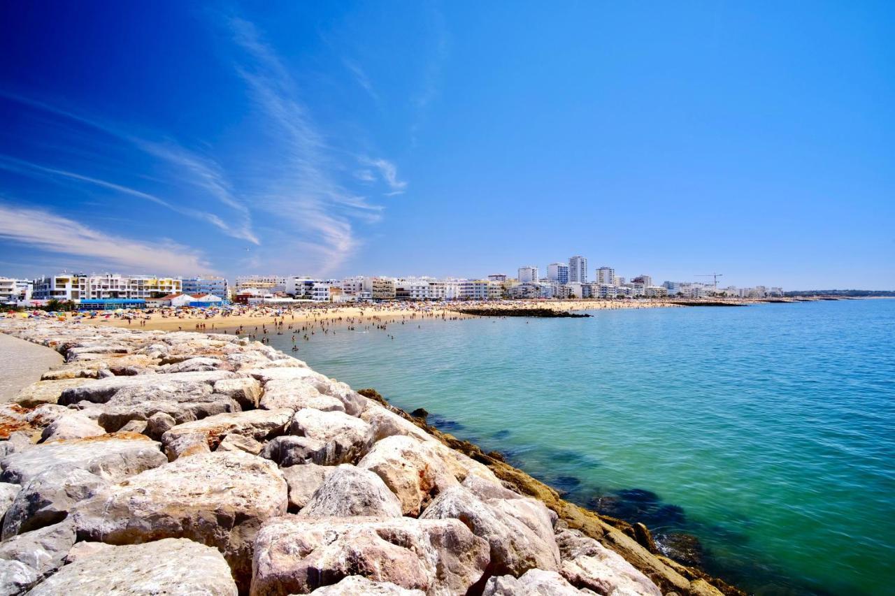 Apartment Stylish Algarve With Spacious Terrace & Sea Views Quarteira